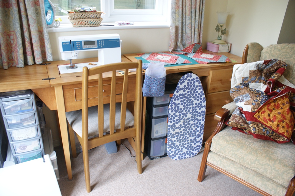 The de-cluttered workspace. Just one machine sewing project and one hand sewing project to view!