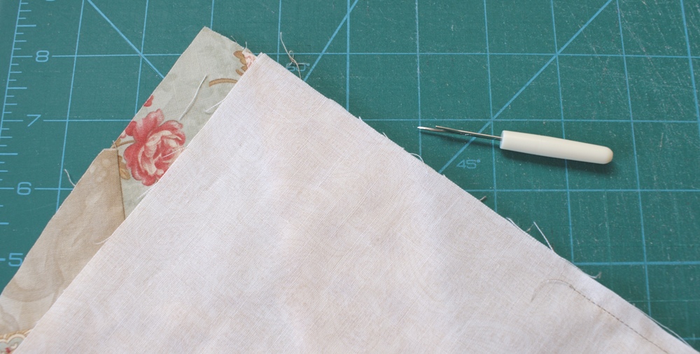 the bias edge had stretched to over an inch longer than the border piece! Nothing for it but to unpick the entire seam...